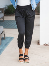 Load image into Gallery viewer, Capri Joggers
