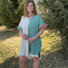 Load image into Gallery viewer, Colorblock Shift Dress
