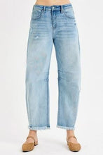 Load image into Gallery viewer, Risen Barell Jeans
