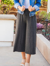 Load image into Gallery viewer, Gaucho Capri Pants
