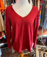 Load image into Gallery viewer, Midseam Vneck
