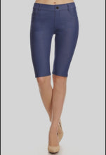 Load image into Gallery viewer, Jegging Bermudas
